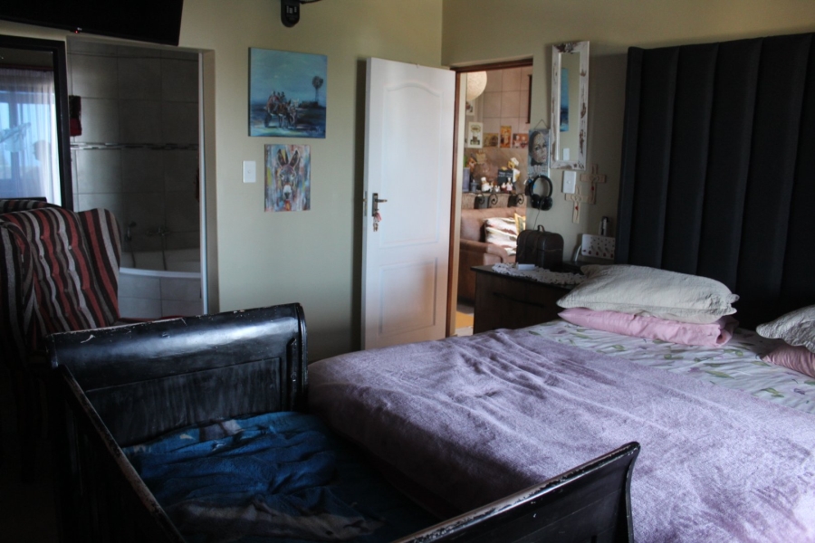 4 Bedroom Property for Sale in Dana Bay Western Cape